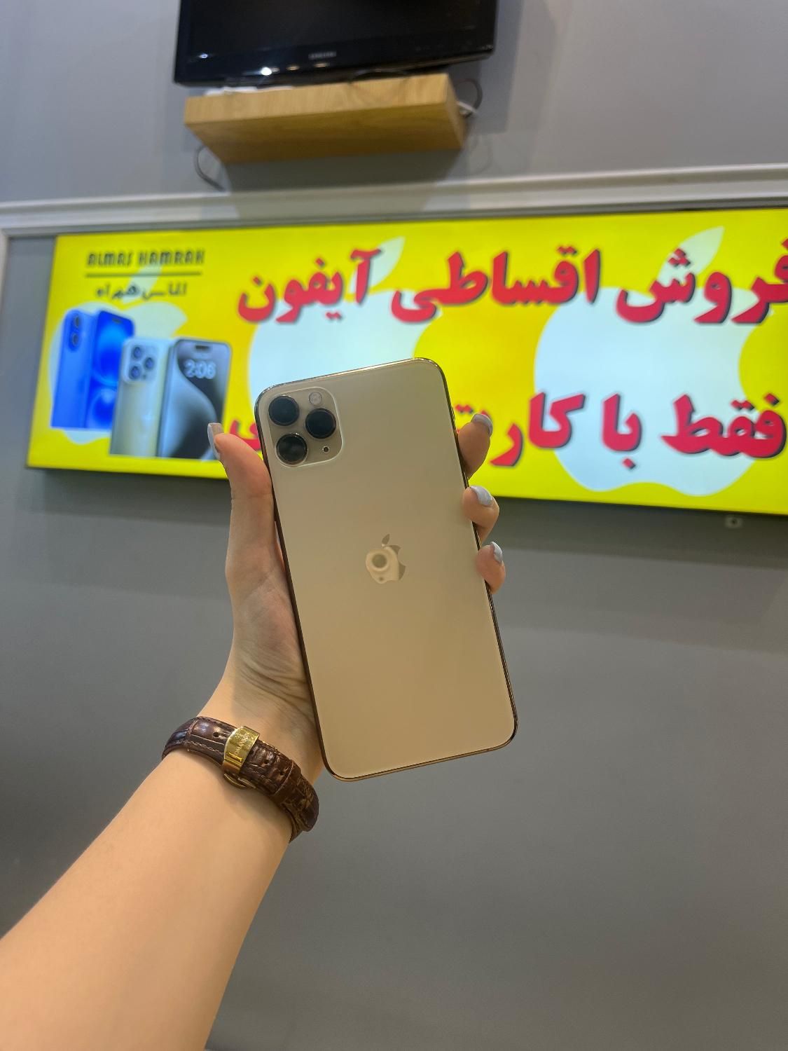 ایفون ۱۱پرومکس رنگ‌گلد ۲۵۶گیگ|موبایل|تهران, هروی|دیوار