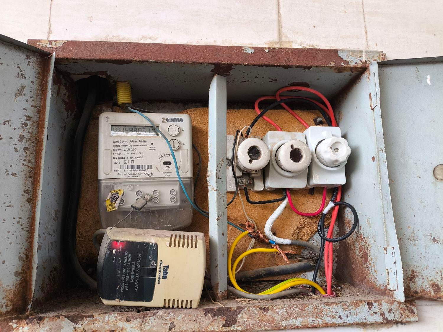 برقکار برقکاری ساختمان و صنعتی و تعمیرات برقی|خدمات پیشه و مهارت|اندیمشک, |دیوار