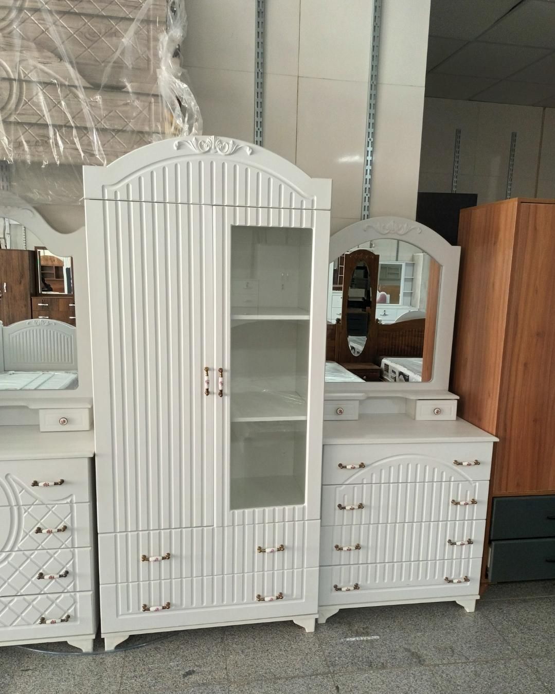 کمد ویترینی کودک برای سیسمونی وکیوم اصل|جاکفشی، کمد، دراور|الوند, |دیوار