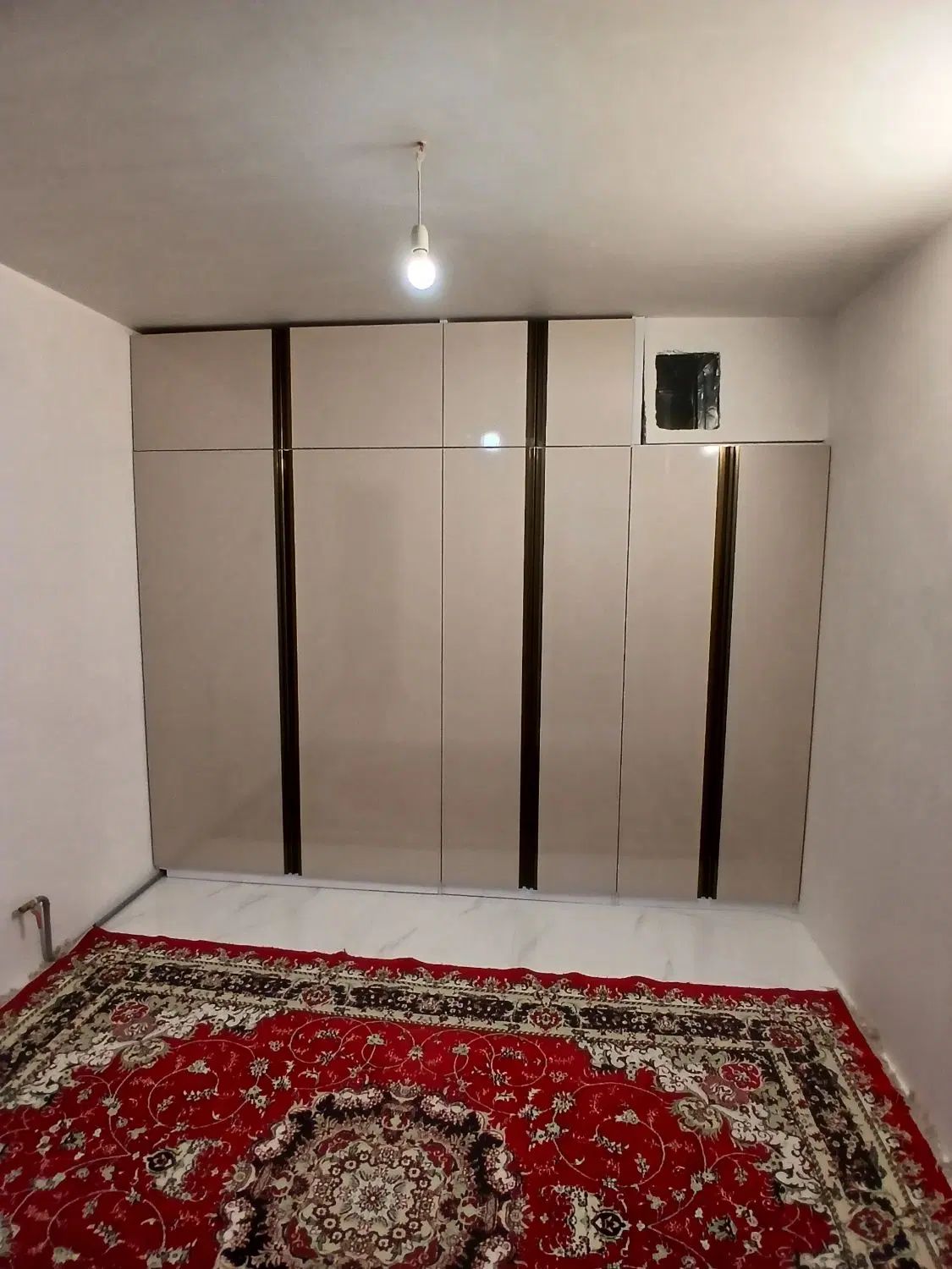 نیرو ماهر ونیمه ماهر  کابینت ساز و کمد دیوار|استخدام معماری، عمران و ساختمانی|ورامین, خیر آباد|دیوار