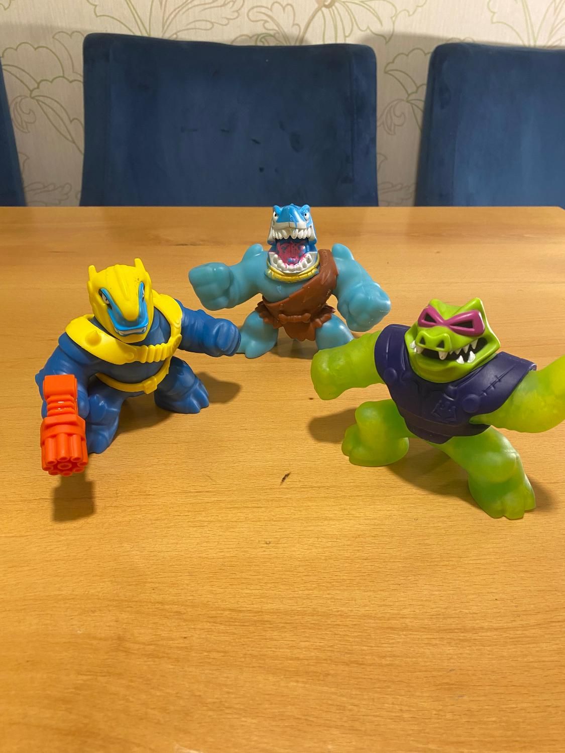 شخصیتهای Goo jit Zu و ست بازی bakugan|اسباب‌‌بازی|تهران, قیطریه|دیوار