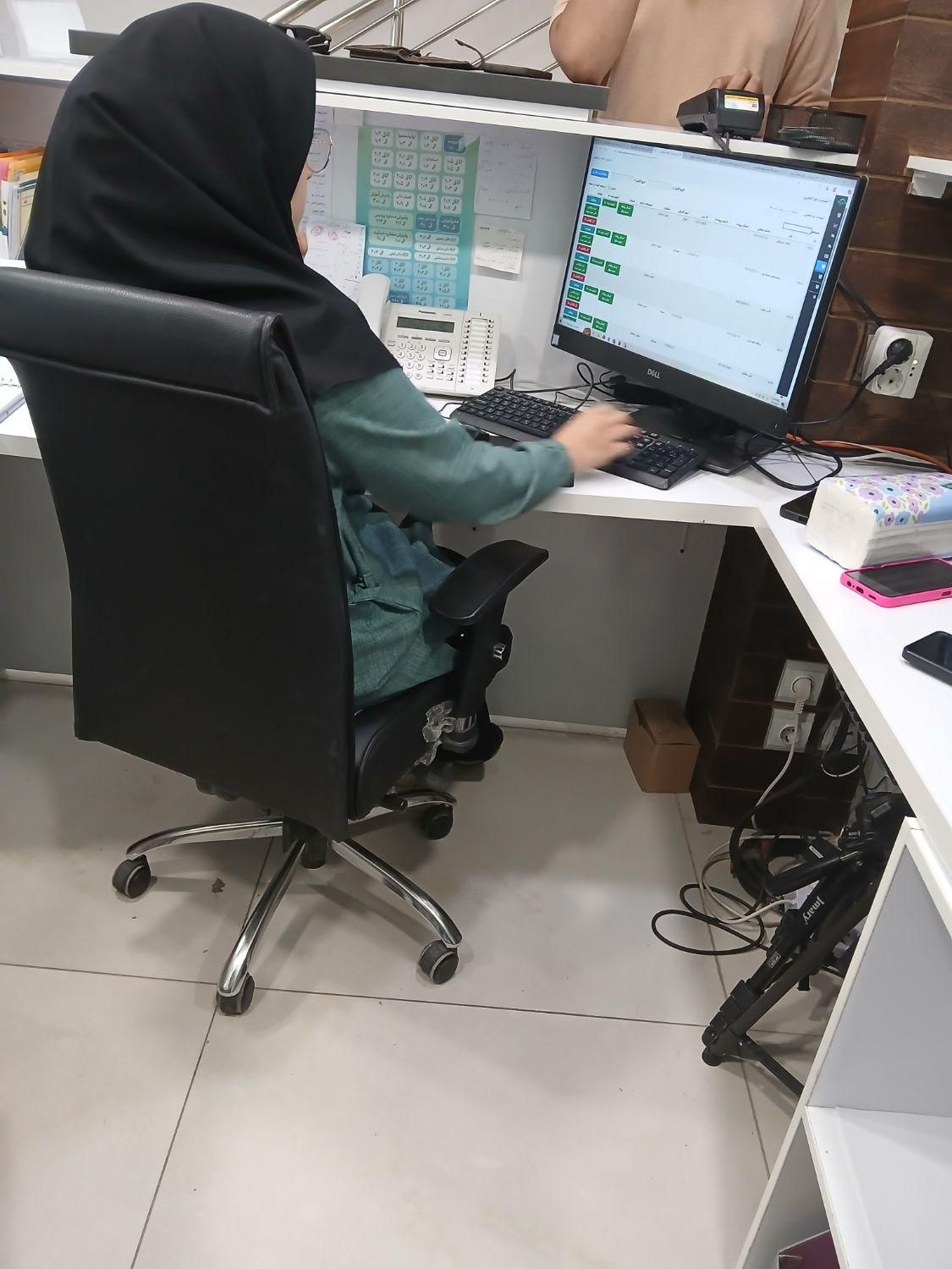 استخدام منشی|استخدام اداری و مدیریت|اصفهان, گلزار|دیوار