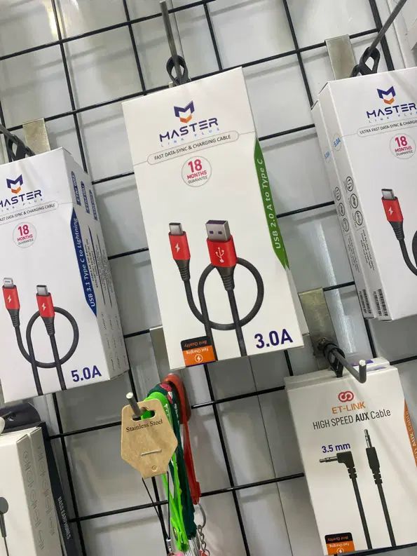 فروش فلش usb کابل شارژ ایرپاد هندزفری otg و جانبی|لوازم جانبی موبایل و تبلت|اهواز, نادری|دیوار
