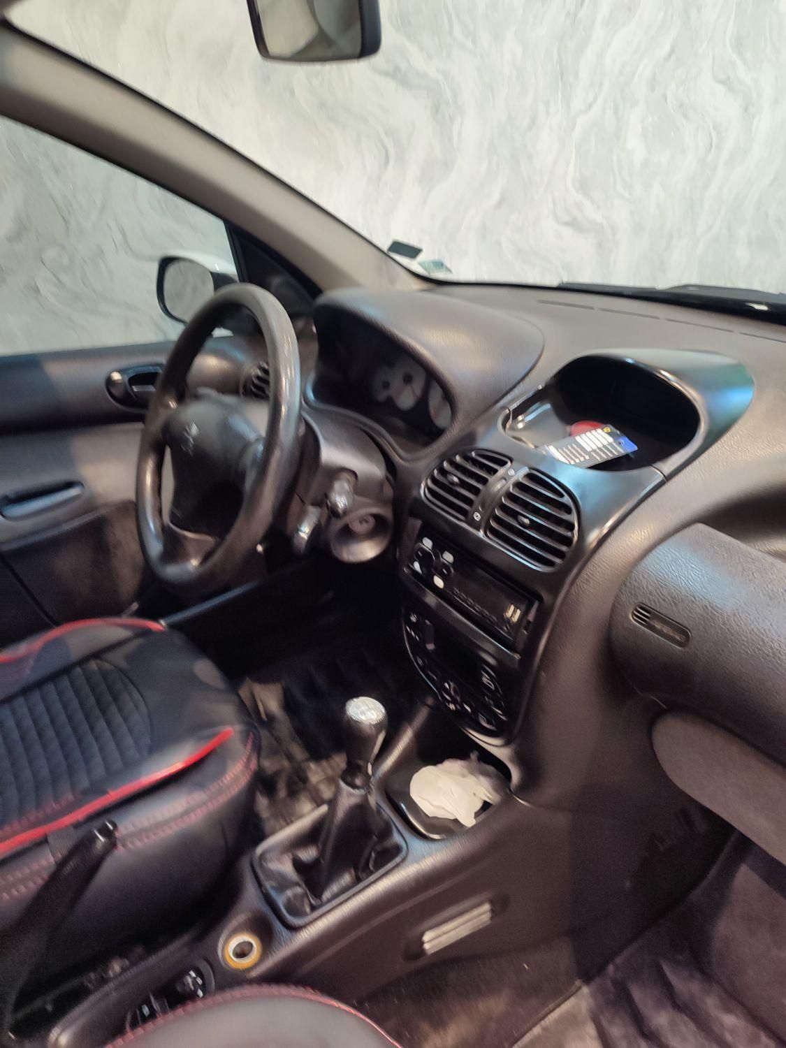 206 sd v8 ۱۳۹۵|خودرو سواری و وانت|مشهد, امام رضا (ع)|دیوار