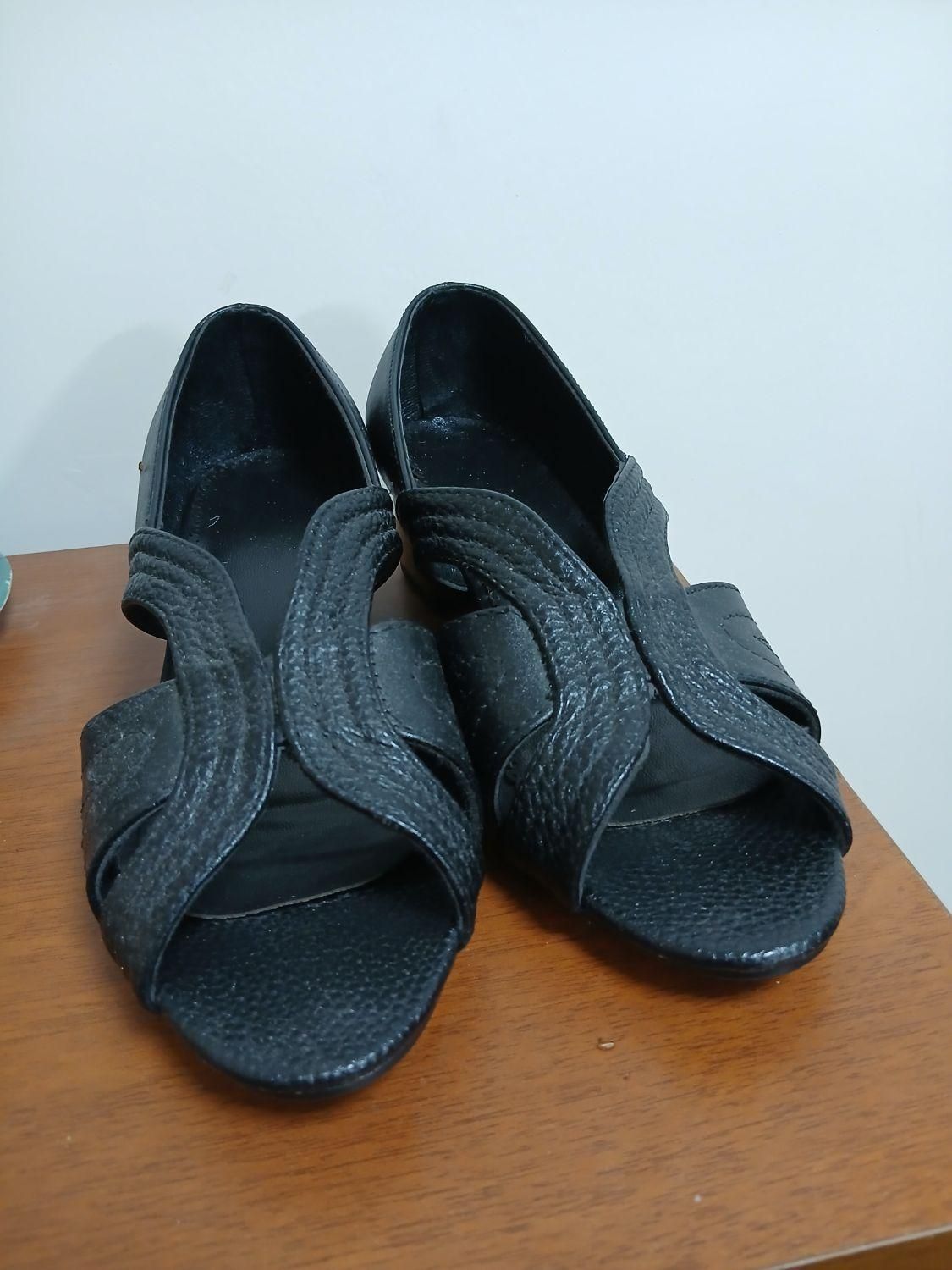 صندل تابستانی چرم کاملا نو، سایز ۳۹|کیف، کفش، کمربند|تهران, امام حسین|دیوار