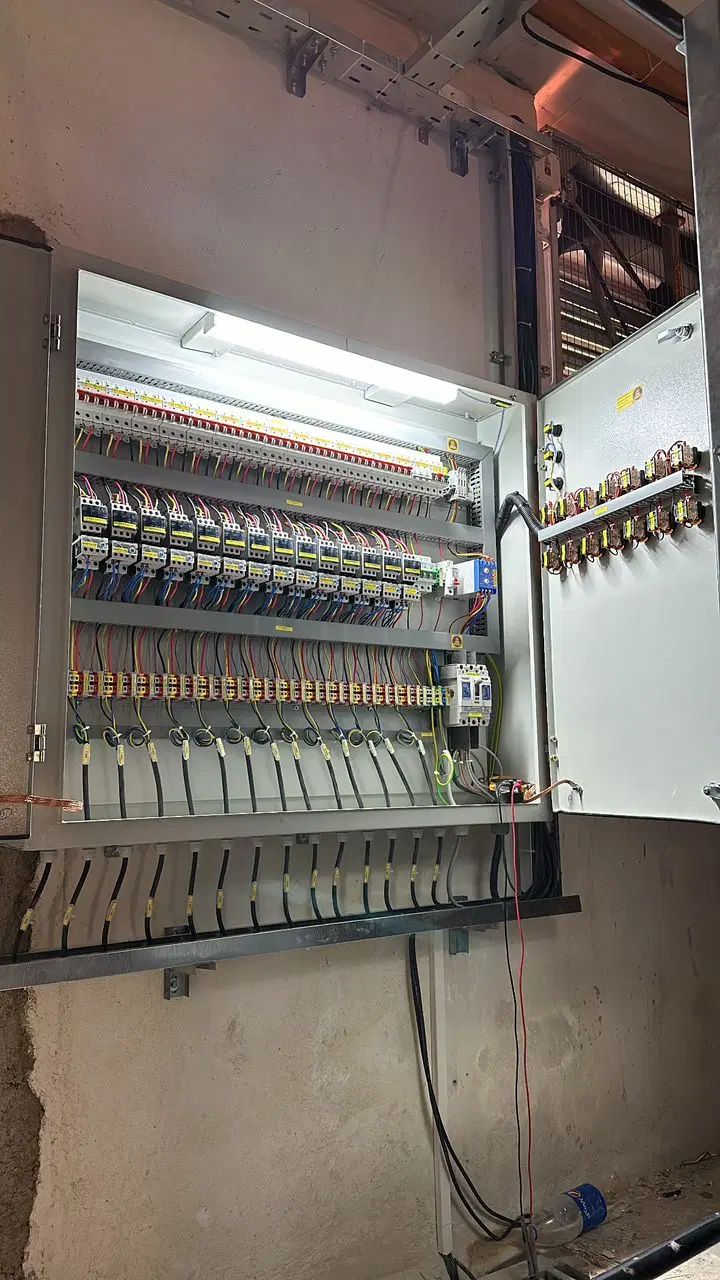 برقکار ساختمان برق صنعتی دوربین مدار بسته لاین نور|خدمات پیشه و مهارت|شیراز, معالی‌آباد|دیوار