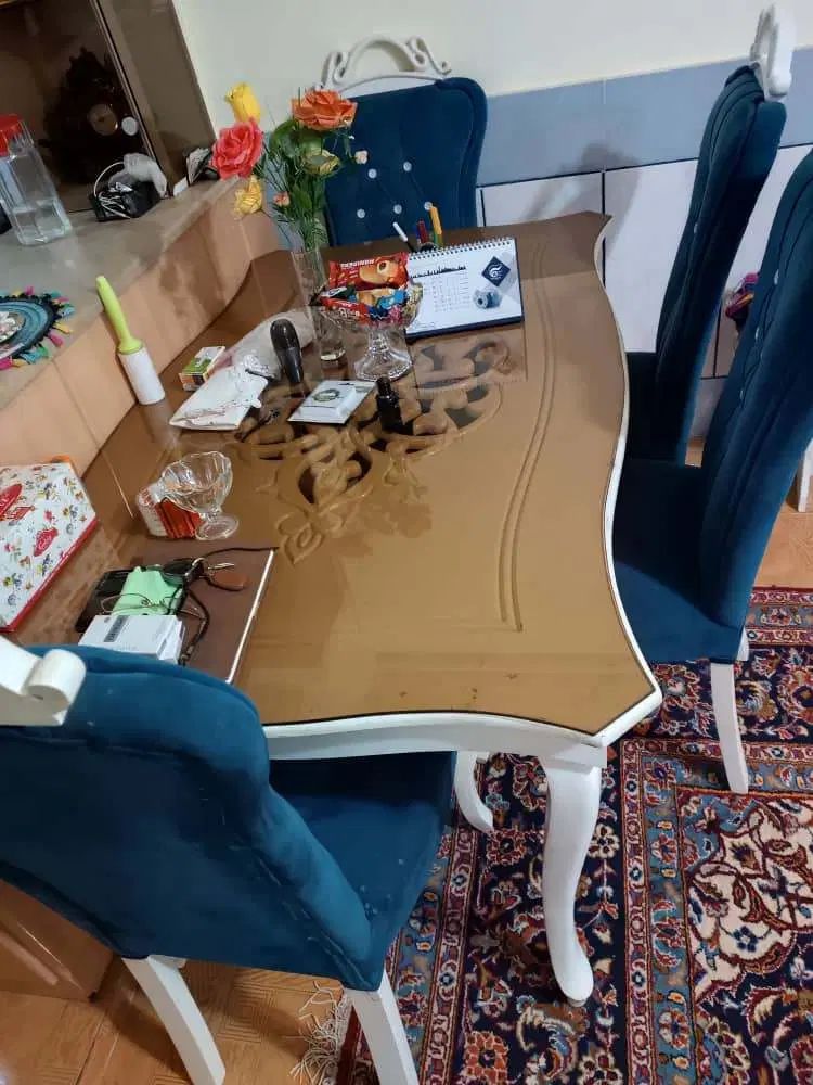 فروش یک دست مبل هفت نفره ومیز ناهارخوری شش نفره|مبلمان خانگی و میز عسلی|اصفهان, خانه اصفهان|دیوار