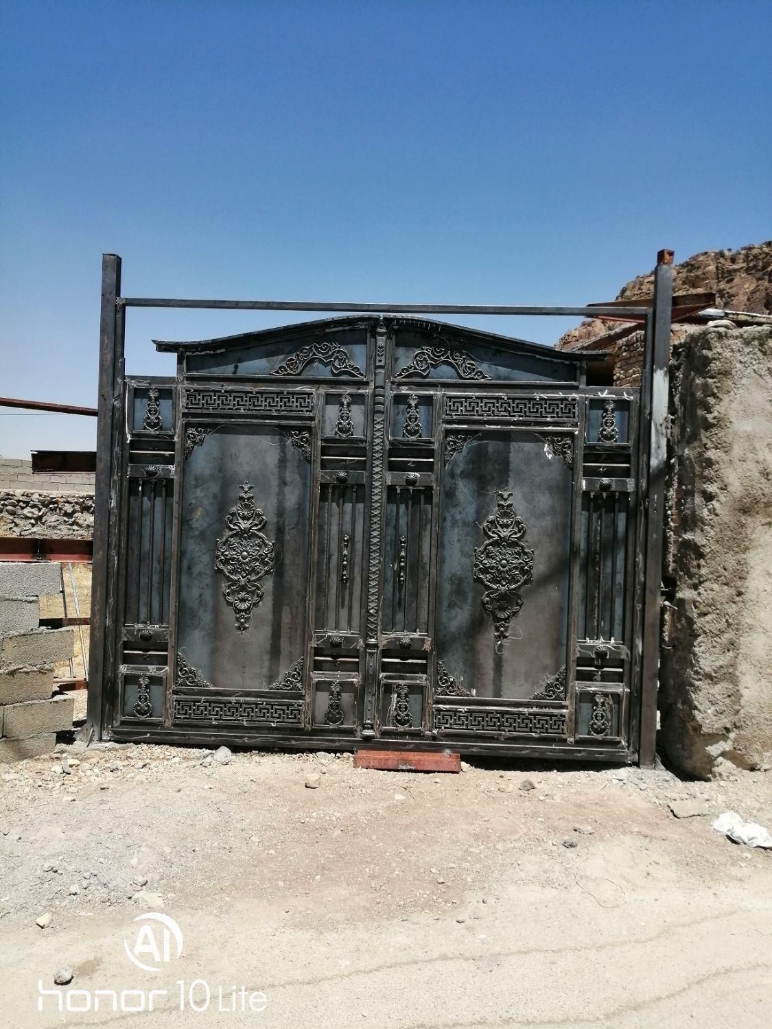 کارگاه درب و پنجره سازی|خدمات پیشه و مهارت|خرمآباد, |دیوار