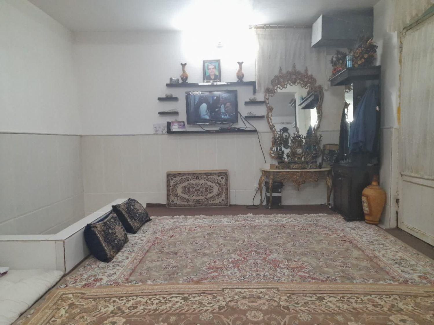 ویلایی فروشی|فروش خانه و ویلا|قم, آذر (نکویی)|دیوار