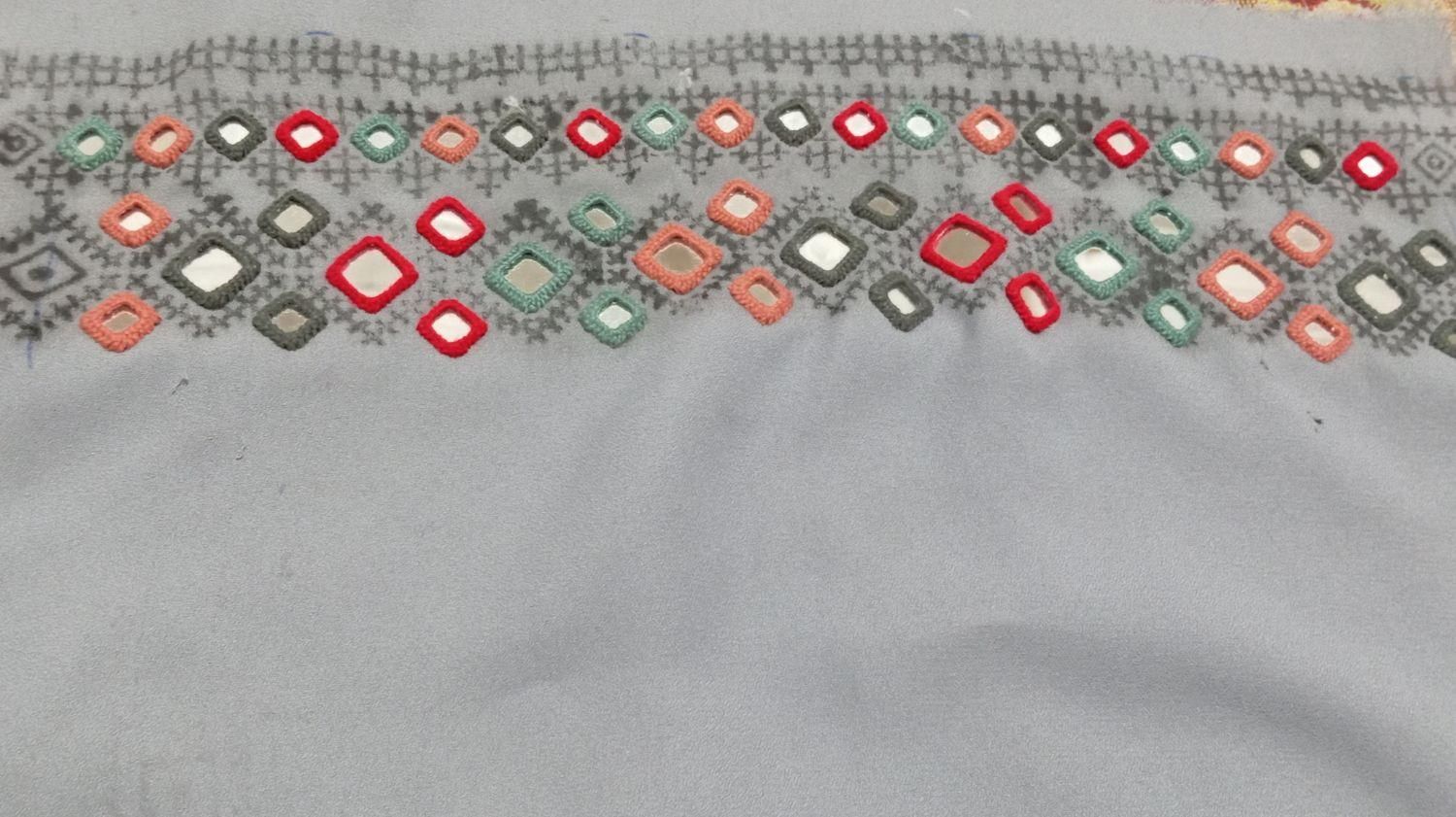 آیینه فقط دونه چهار هزار|لباس|زهک, |دیوار