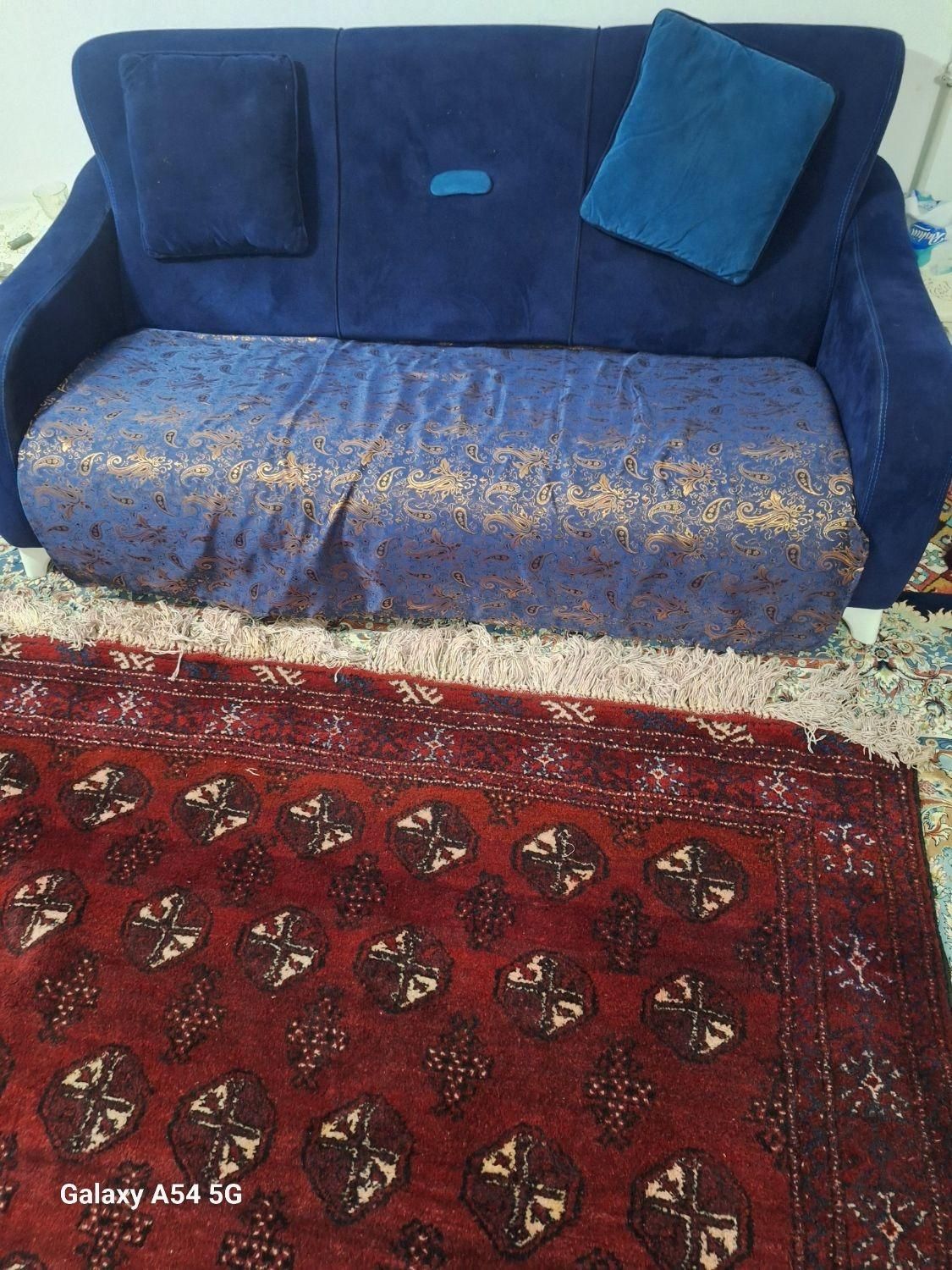 فرش ۲×۳دستباف بعلت نیاز مالی فوری فروش|فرش|صومعهسرا, |دیوار