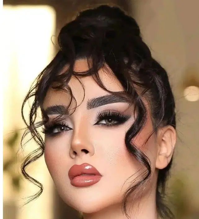 میکاپ و شینیون عروس و محفلی با تخفیف ویژه|خدمات آرایشگری و زیبایی|اصفهان, وحید|دیوار