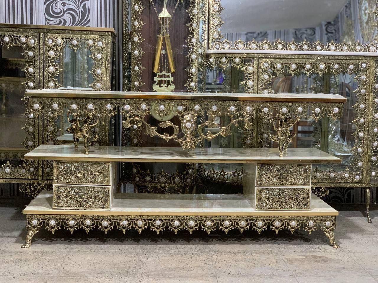 جهیزیه عروس برنز سرویس برنزی میز|تخت و سرویس خواب|قم, نیروگاه|دیوار