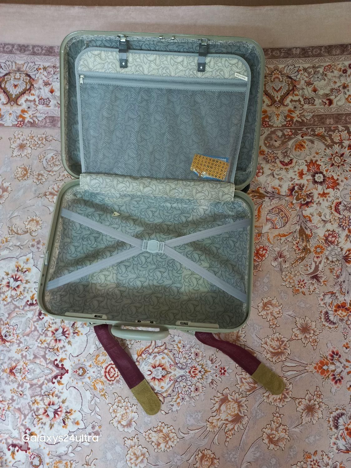 چمدان|کیف، کفش، کمربند|شیراز, دشت چنار|دیوار