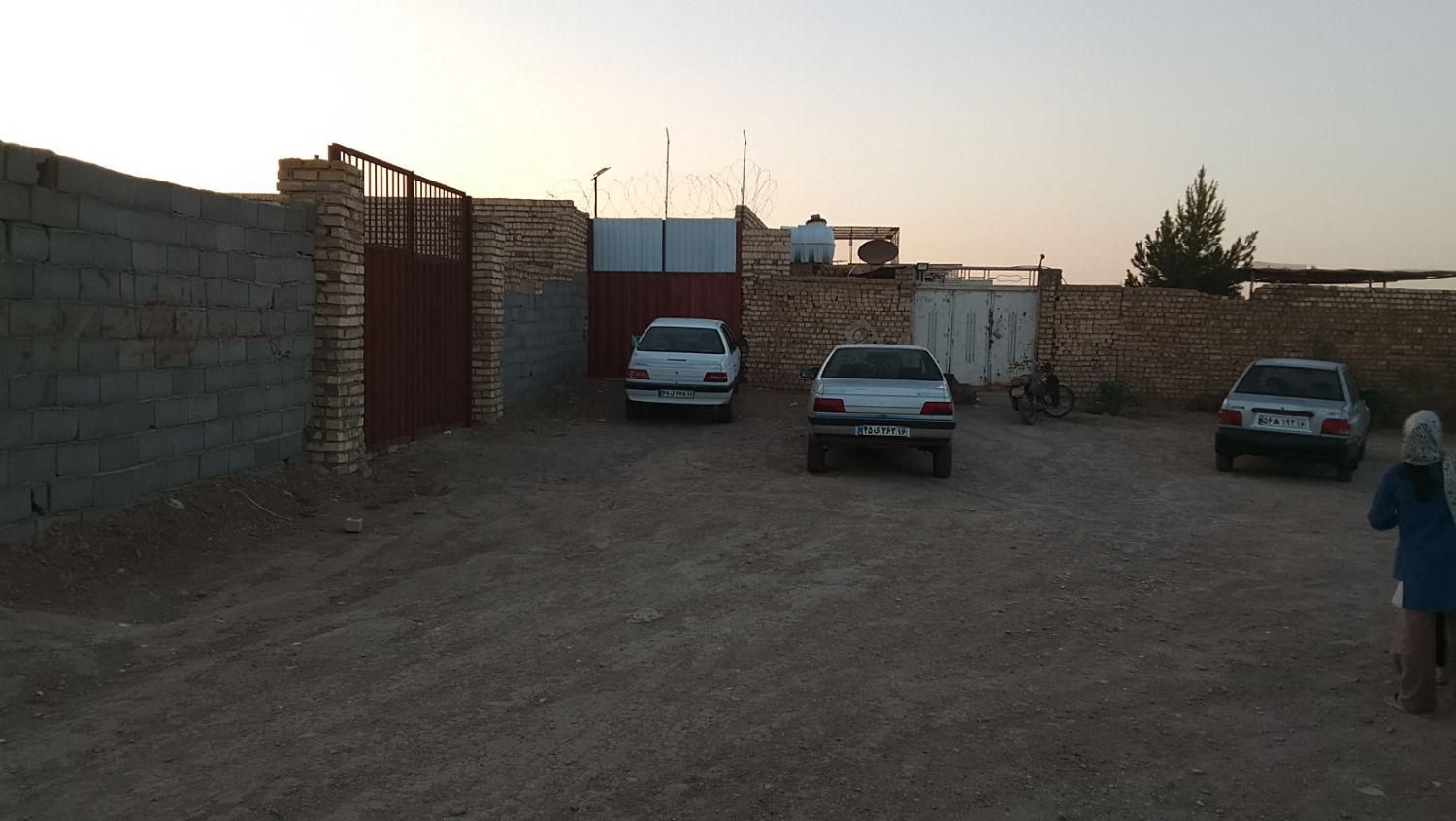 قلعه‌و‌باغچه‌در‌روستای‌سراجه|فروش زمین و ملک کلنگی|قم, سراجه|دیوار