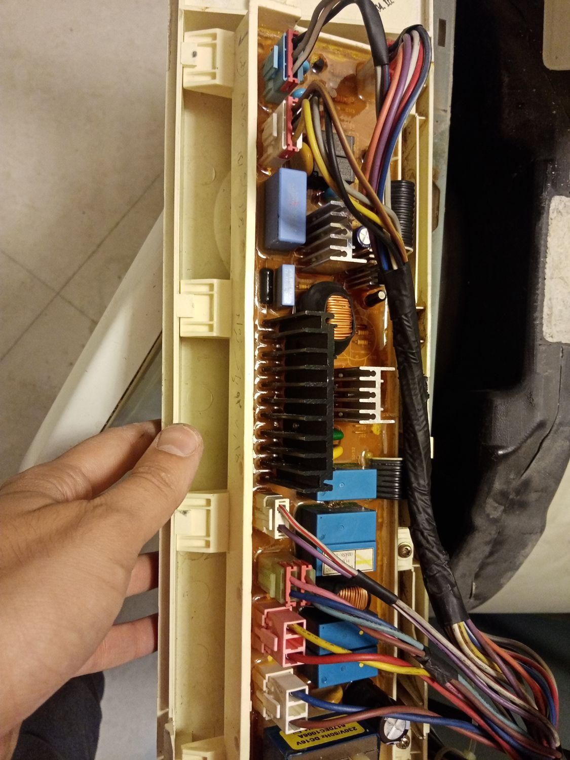 تعمیرات برد اینورتر و یخچال و کولر گازی و پکیج و|خدمات پیشه و مهارت|قم, پامنار|دیوار