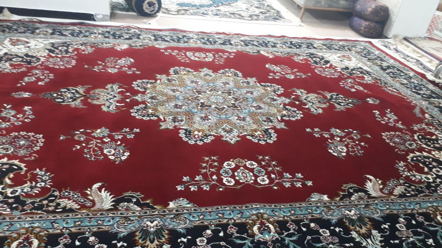 فرش ۱۲ متری در حد نو به فروش میرسد باقیمت مناسب|فرش|دوگنبدان, |دیوار