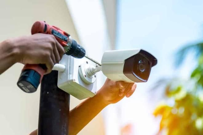 نصب دوربین مداربسته،دزدگیر،درب برقی،برق ساختمان|خدمات پیشه و مهارت|اصفهان, شیخ اشراق|دیوار