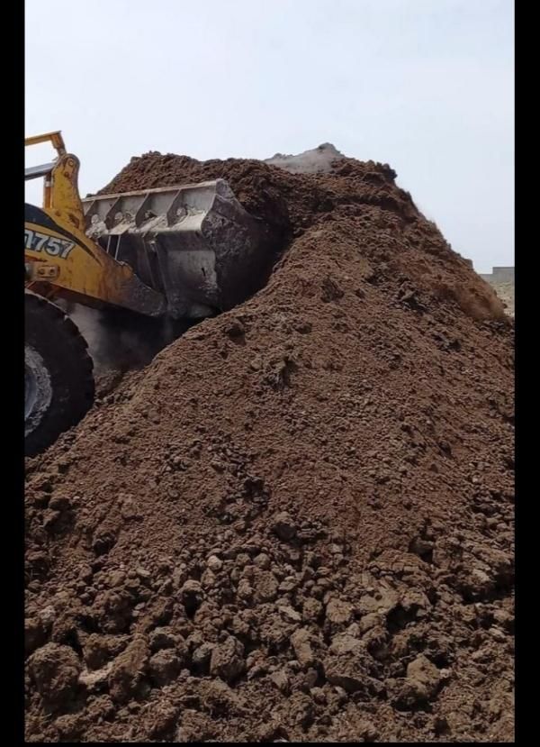 پخش کود گاوی گوسفندی خاک باغچه و..|خدمات باغبانی و درختکاری|کرج, کمالشهر|دیوار