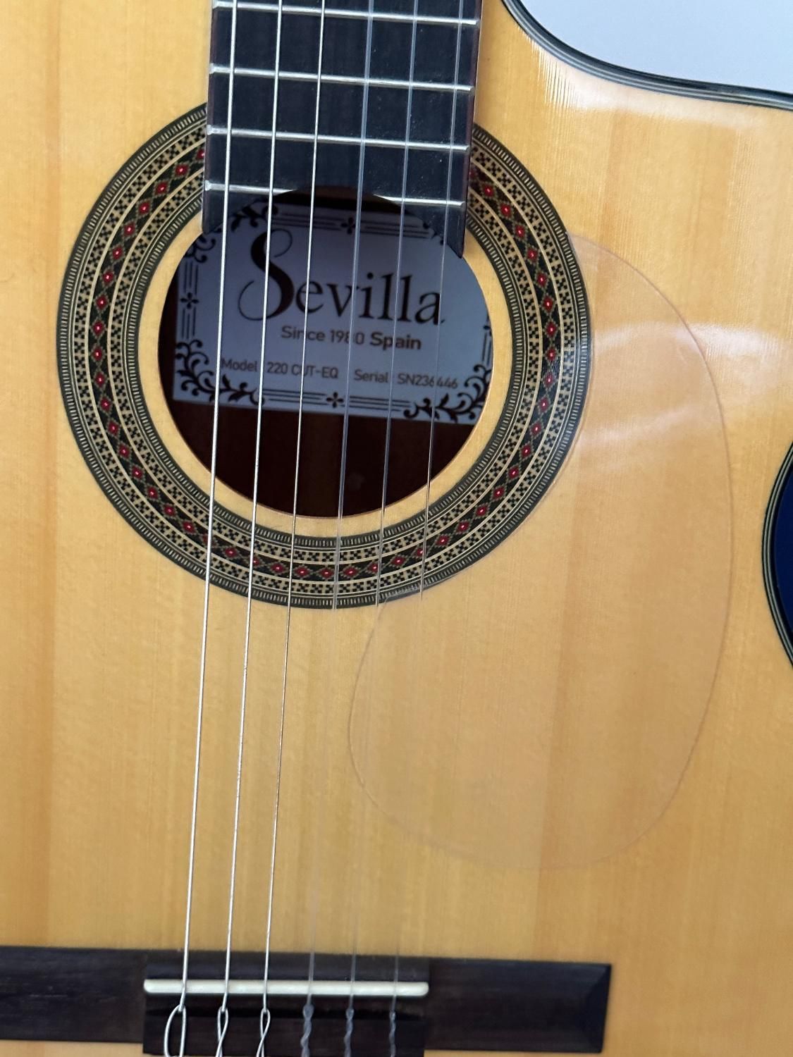 گیتار اسپانیایی Sevilla 220 CUT EQ|گیتار، بیس، امپلیفایر|کرج, فاز ۳ مهرشهر|دیوار