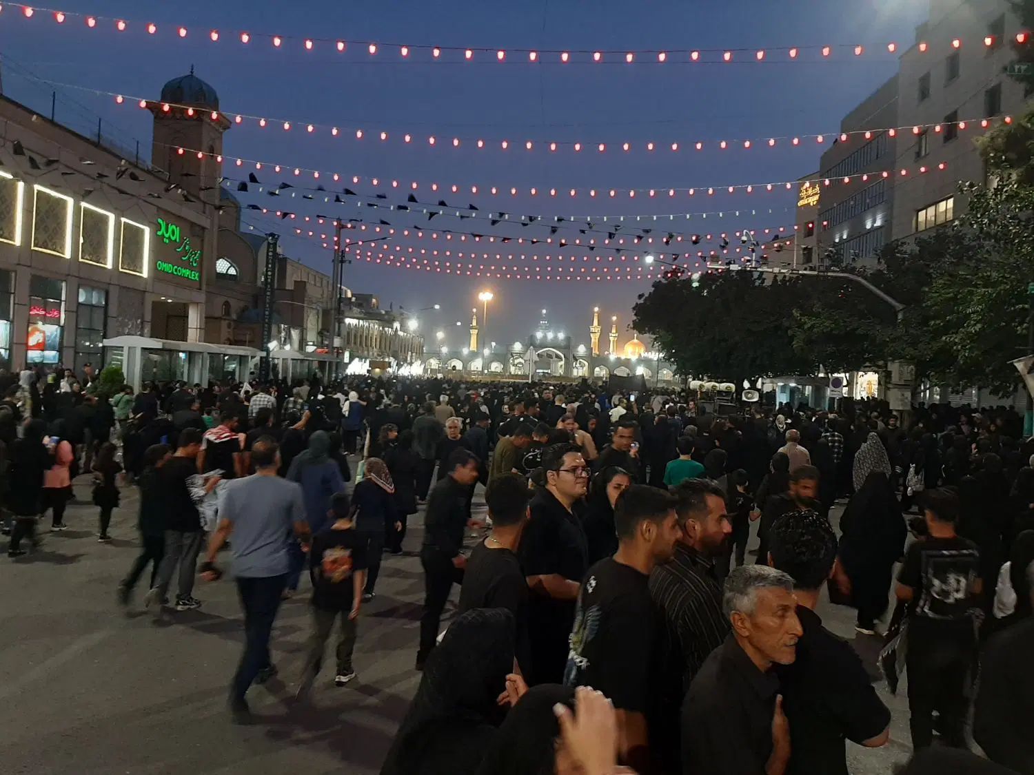 همسفر قم تهران|فعالیت داوطلبانه|مشهد, حرم مطهر رضوی|دیوار