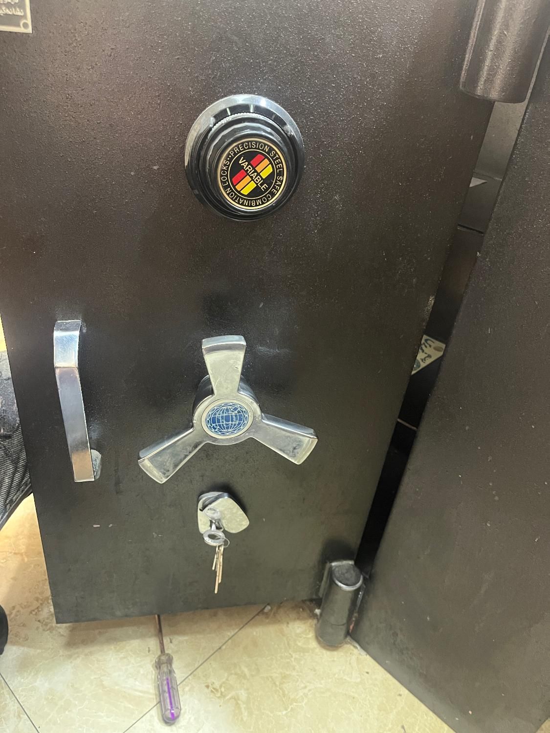 خریدفروش تعمیرات بازکردن رمزقفل کلیدگاوصندوق|ابزارآلات|تهران, نیاوران|دیوار