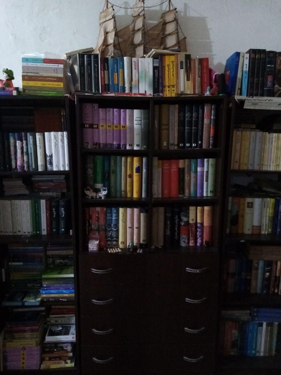 فروش کتابخانه شخصی بصورت تکی، تعداد یا کلی|کتاب و مجله ادبی|شیراز, اصلاح‌نژاد|دیوار
