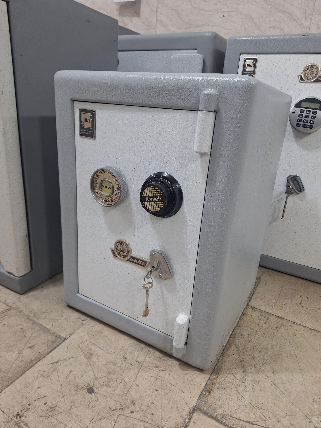 گاوصندوق کاوه مدل 250kr بارمزتایوانی گاو صندوق اصل|ابزارآلات|تهران, تهرانسر شرقی|دیوار