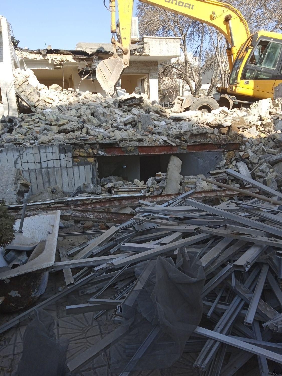 تخریب ساختمان کلی و جزعی|خدمات پیشه و مهارت|زنجان, |دیوار