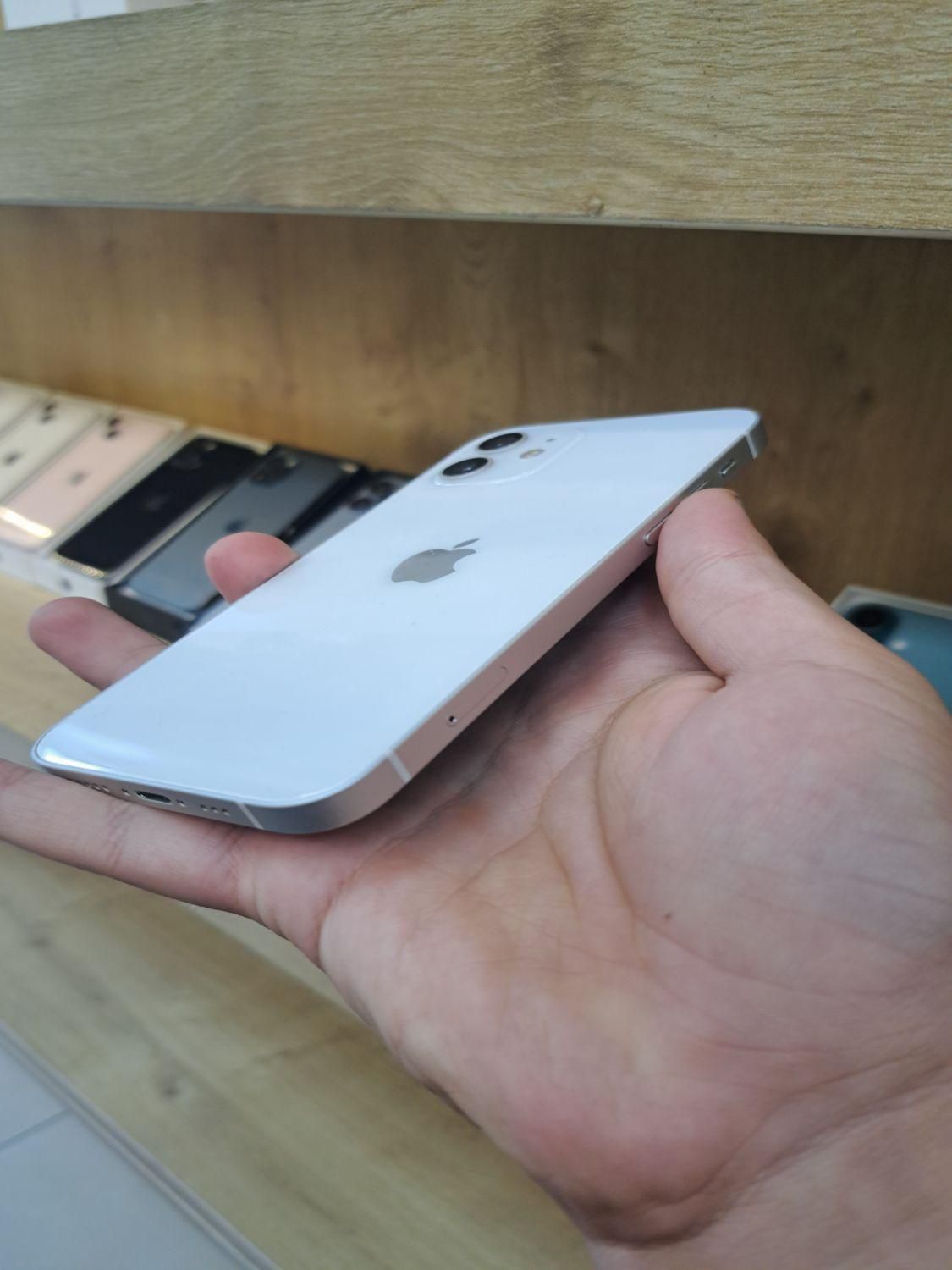 اپل iPhone 12 با حافظهٔ ۱۲۸ گیگابایت|موبایل|اصفهان, احمدآباد|دیوار