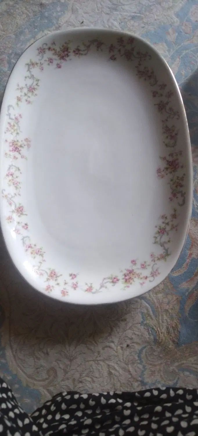چینی سبک 24 عددپلو خوری 3 عدد دیس و6 دونه میوه|ظروف سرو و پذیرایی|کرمانشاه, |دیوار