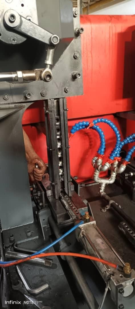 ساخت دستگاه قلاویزکن اتومات|ماشین‌آلات صنعتی|بهارستان, |دیوار