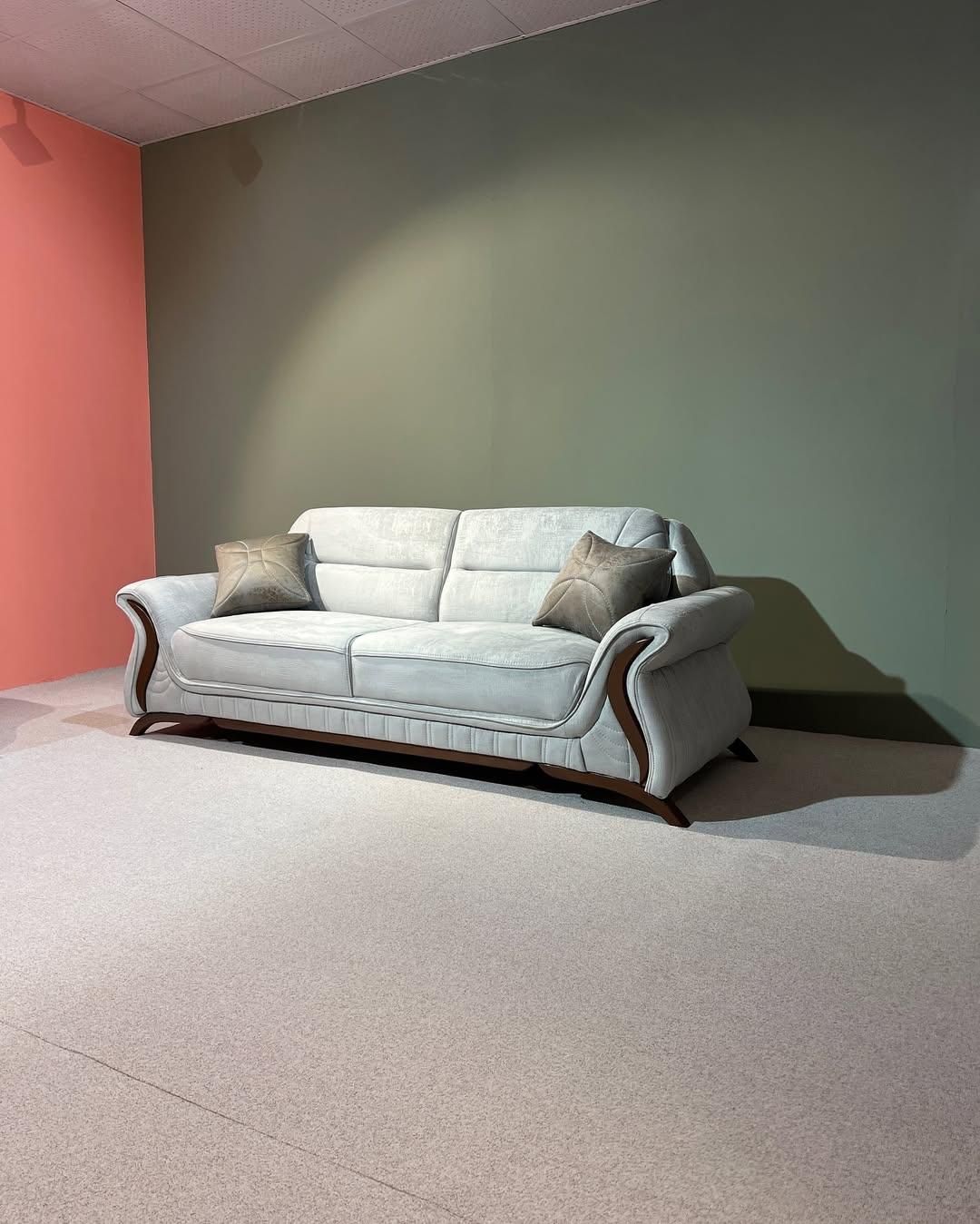 مبل در رنگبندی متفاوت،چوب روسی،بلوارقرنی،انصارکالا|مبلمان خانگی و میز عسلی|یاسوج, |دیوار