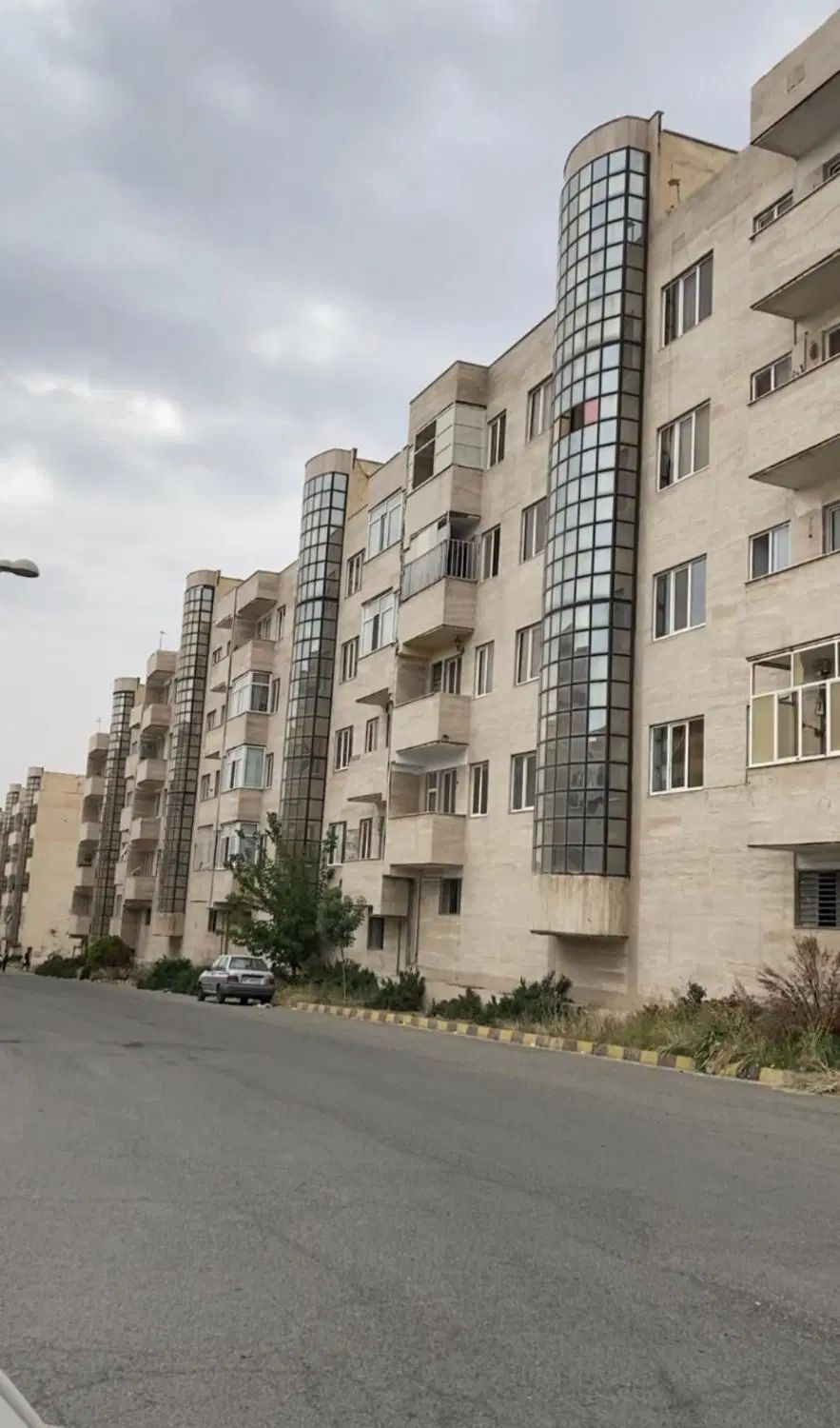 اپارتمان بهترین لوکیشن و دسترسی واحدبزرگ/سرزمین|فروش آپارتمان|هشتگرد, شهرک المهدی|دیوار