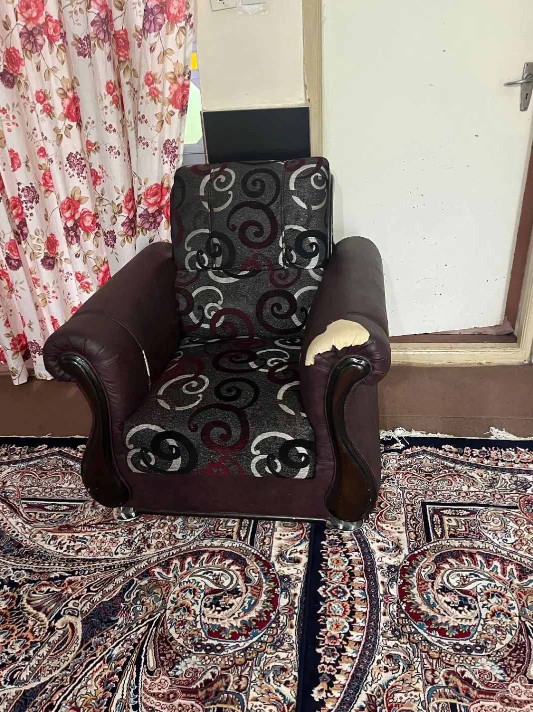 مبل۹نفره نشیمن سالم دسته های مبل قابل بازسازی|مبلمان خانگی و میز عسلی|گرگان, |دیوار