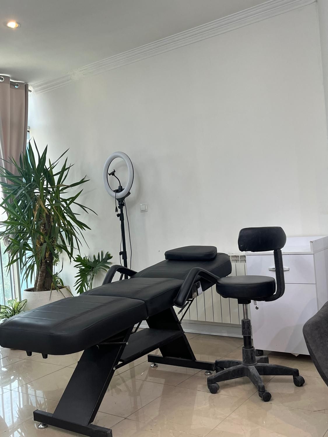اجاره تخت مژه و صندلی در سالن زیبایی|اجارهٔ دفتر کار، اتاق اداری، مطب|کرج, مهرویلا جنوبی|دیوار