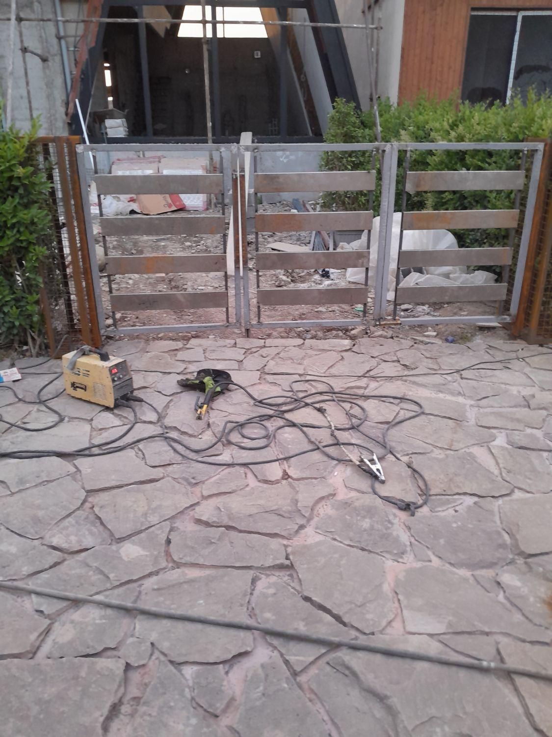 جوشکاری دررویان|خدمات پیشه و مهارت|رویان, |دیوار