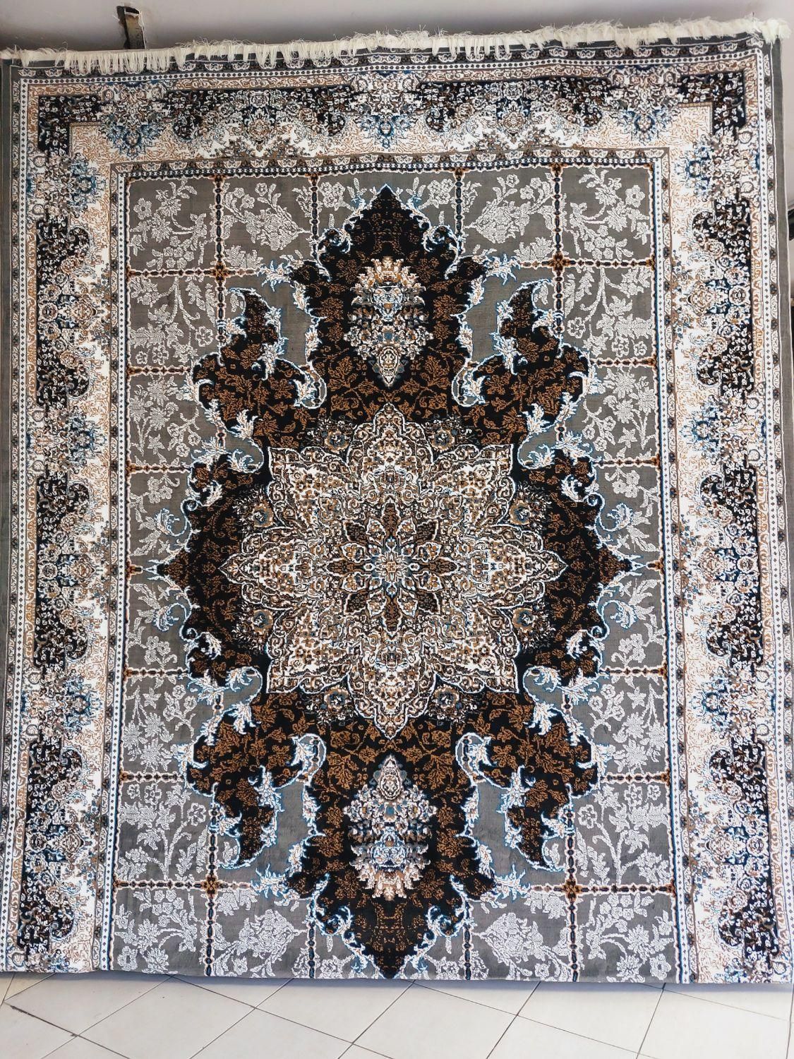 فرش۱۲متری حاجی حسینی طلاب شعبه دیگری ندارد|فرش|مشهد, طلاب|دیوار