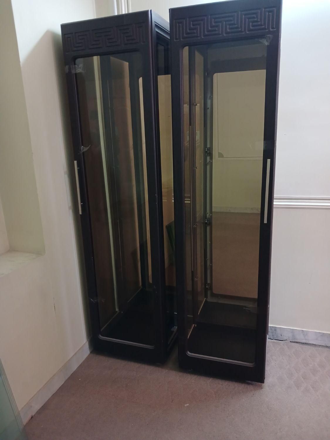 ویترین چوبی چهار طبقه|بوفه، ویترین، کنسول|شاهین‌شهر, اقبال لاهوری|دیوار