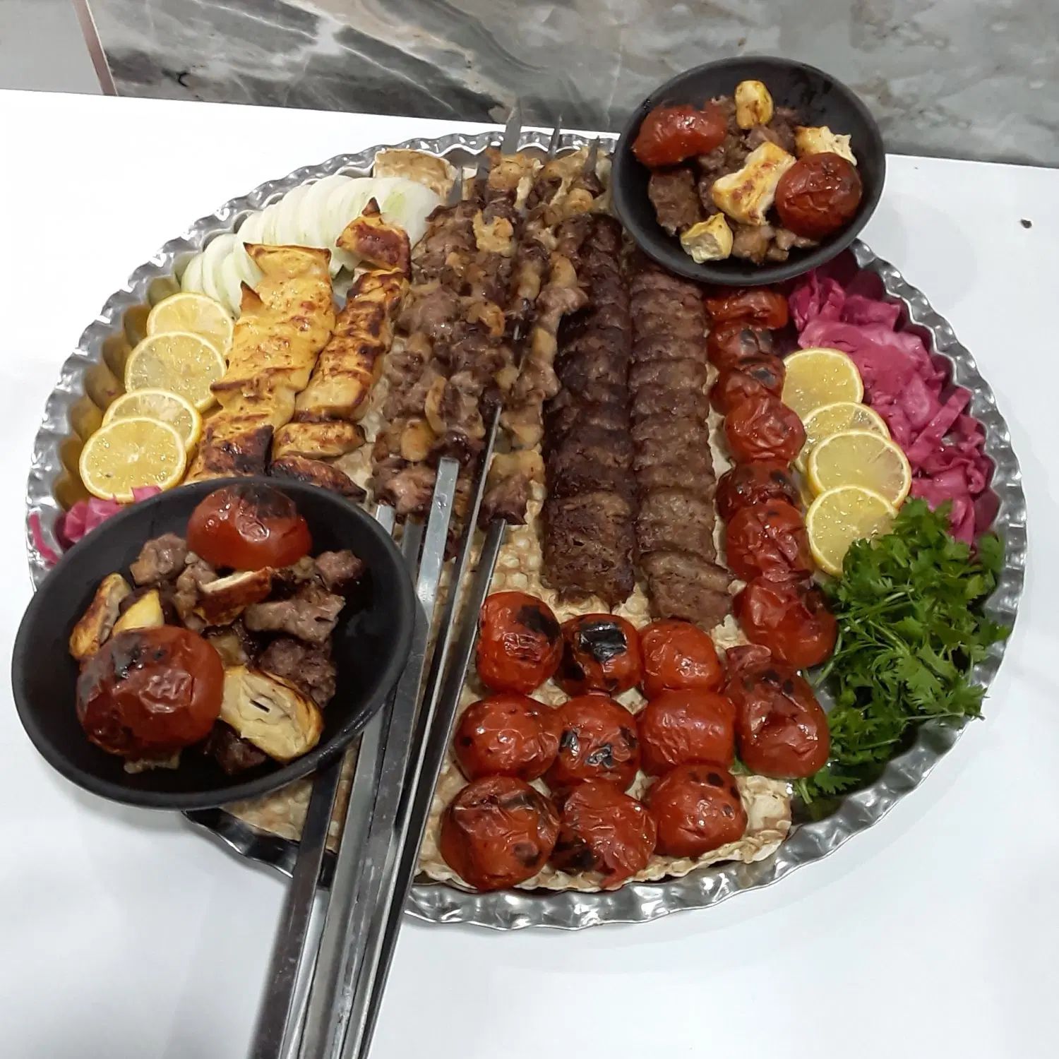 آشپزی مراسمات شادی و ترحیم و کاروانهای زیارتی و...|خدمات پذیرایی، مراسم|ایلام, |دیوار