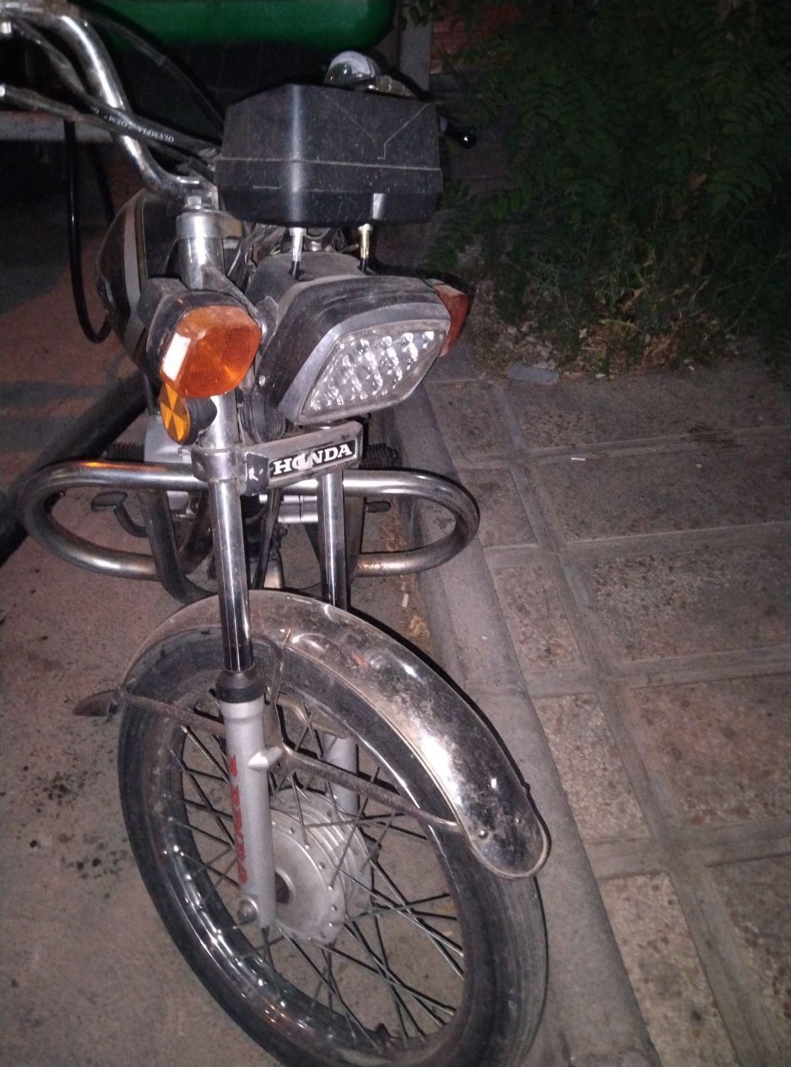 یکدستگاه موتورسیکلت 150cc مدل شباب 1394|موتورسیکلت|تهران, کوی فردوس|دیوار
