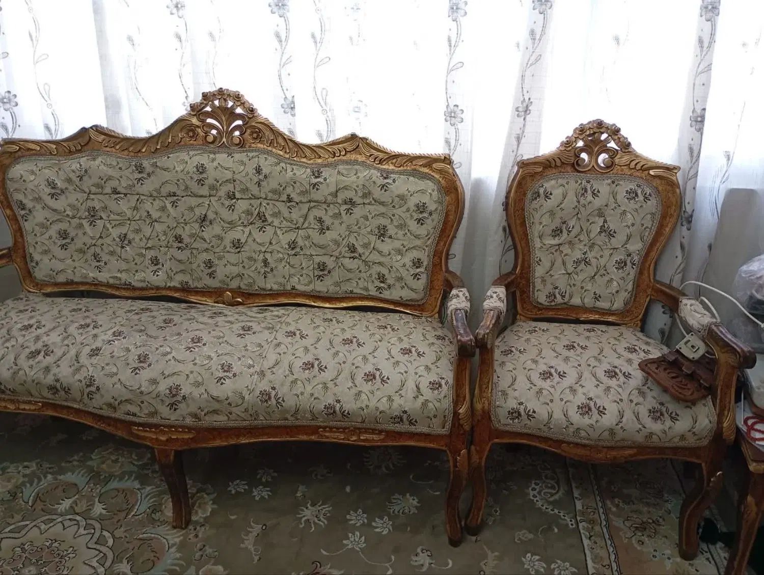مبل ۹ نفره تمام چوب فقط ۳ میلیون|مبلمان خانگی و میز عسلی|تهران, بروجردی|دیوار