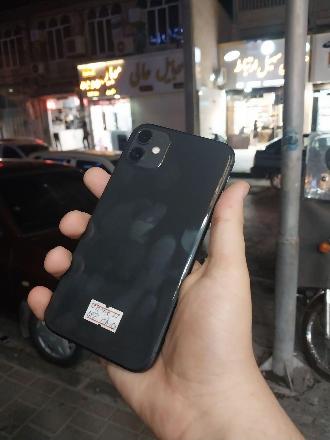 اپل iPhone 11 با حافظهٔ ۱۲۸ گیگابایت رنگ سفید|موبایل|مشهد, هفده شهریور|دیوار