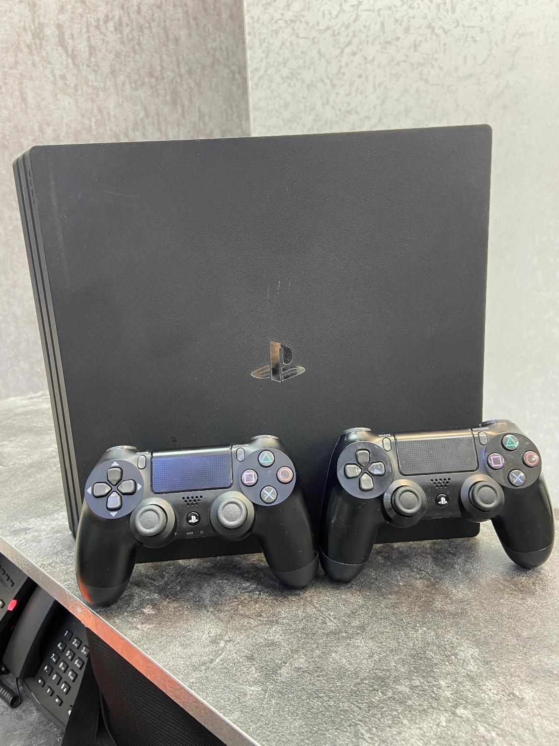 با بازی و دسته اضافی بدون پیشPS4 pro دو تراحافظه|کنسول، بازی ویدئویی و آنلاین|اصفهان, احمدآباد|دیوار