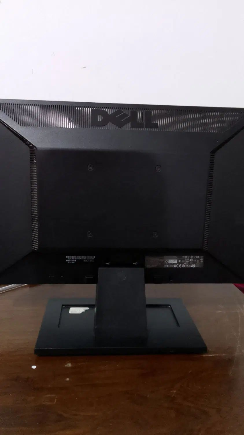 مانیتور کامپیوتر بهمراه تبدیل HDMI|قطعات و لوازم جانبی رایانه|مشهد, کشف|دیوار