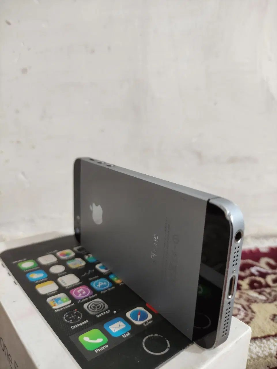 اپل آیفون iPhone 5se با حافظه ۶۴ گیگ گوشی|موبایل|تهران, دربند|دیوار
