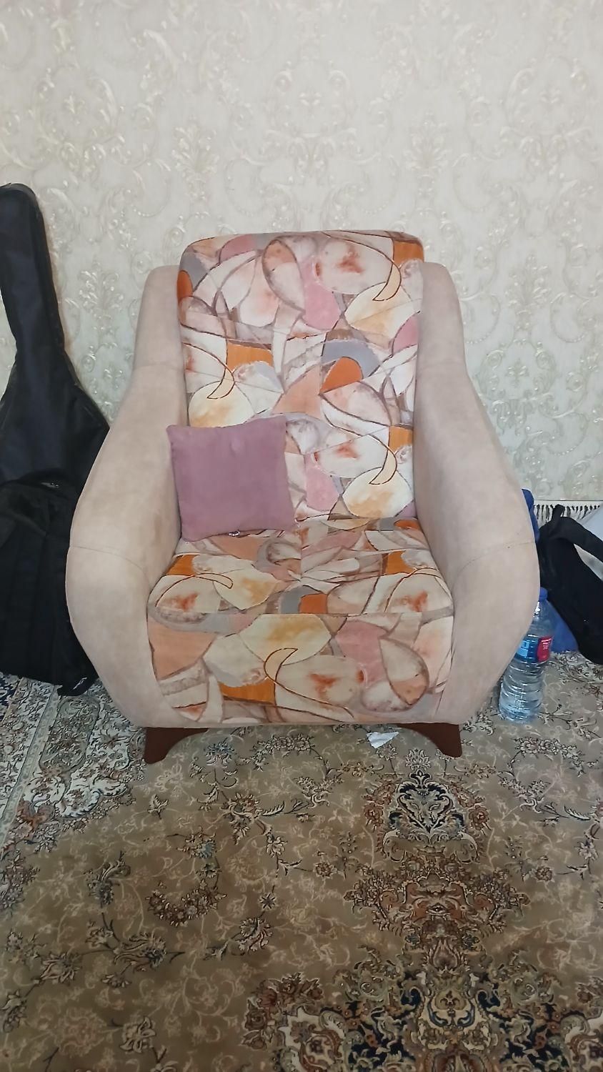 دو دست مبل راحتی|مبلمان خانگی و میز عسلی|تهران, قلمستان|دیوار