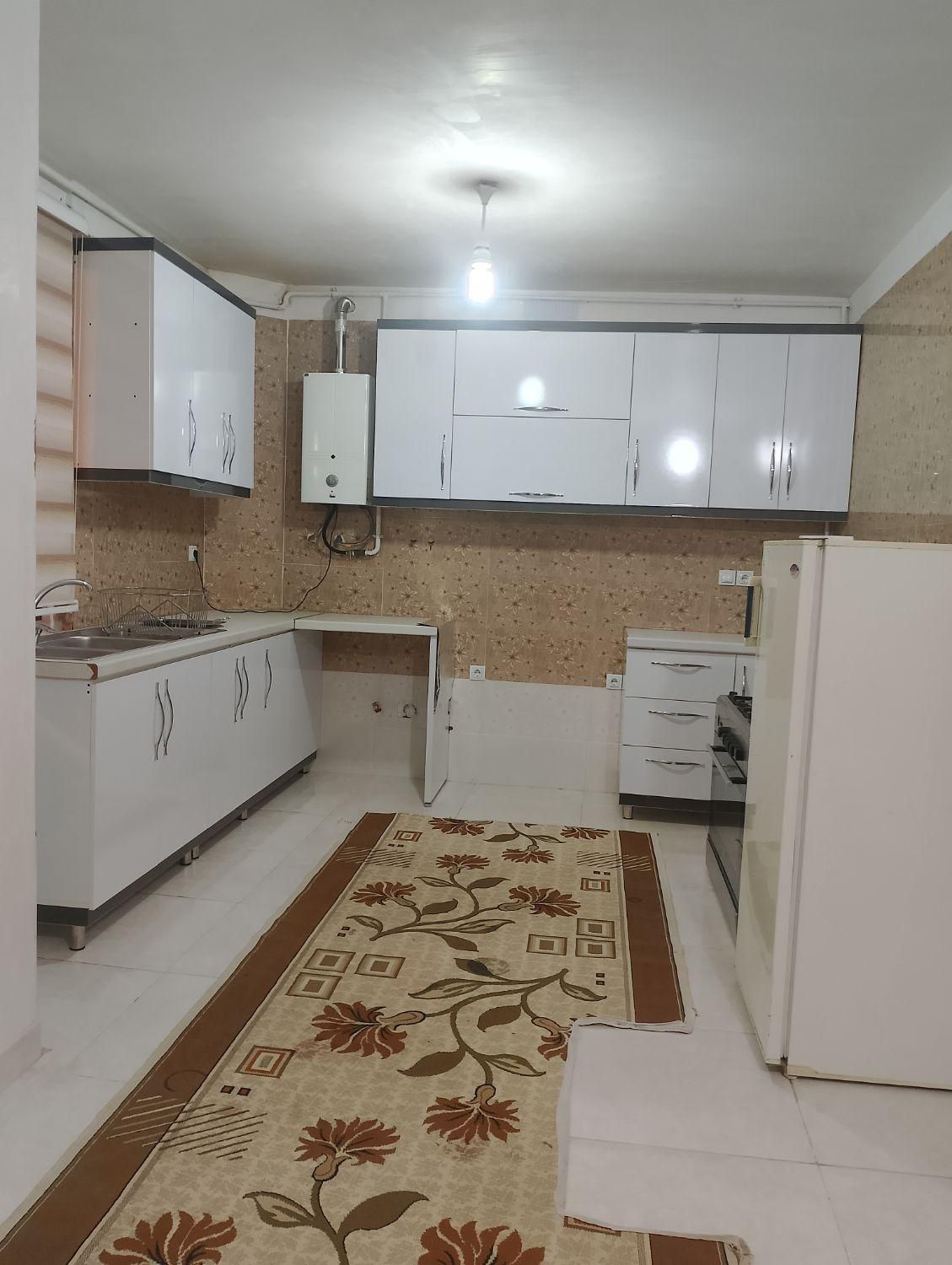 سوییت پارکینگ دار و نزدیک آبیدر و مرکز شهر|اجارهٔ کوتاه‌مدت آپارتمان و سوئیت|سنندج, |دیوار