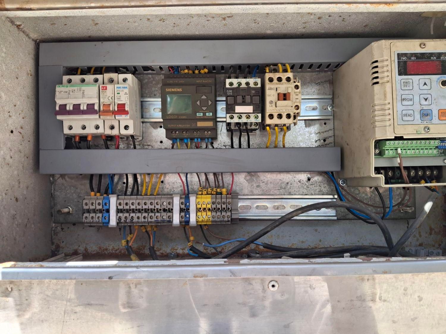 دستگاه پرکن مایعات تمام اتوماتیک 12 نازل توان صنعت|ماشین‌آلات صنعتی|شهریار, شهریار|دیوار