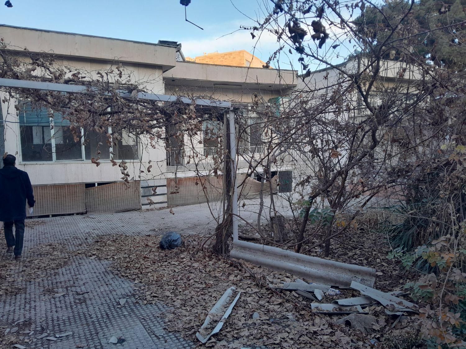 ویلایی ۳۰۰ متر سه راه ادبیات سناباد|فروش خانه و ویلا|مشهد, سناباد|دیوار